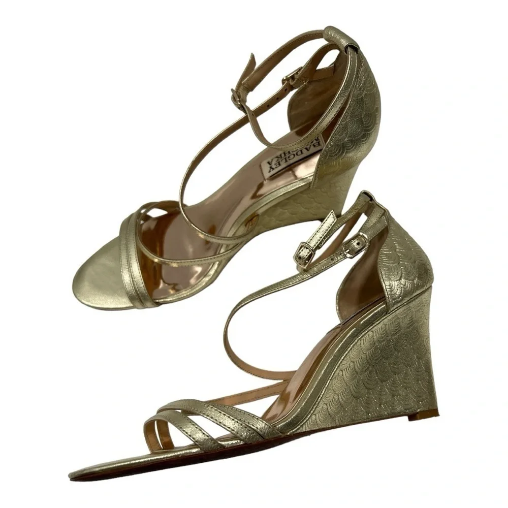 Badgley Mischka Women's Bonanza Wedge Sandal Platino/Gold size 7.5